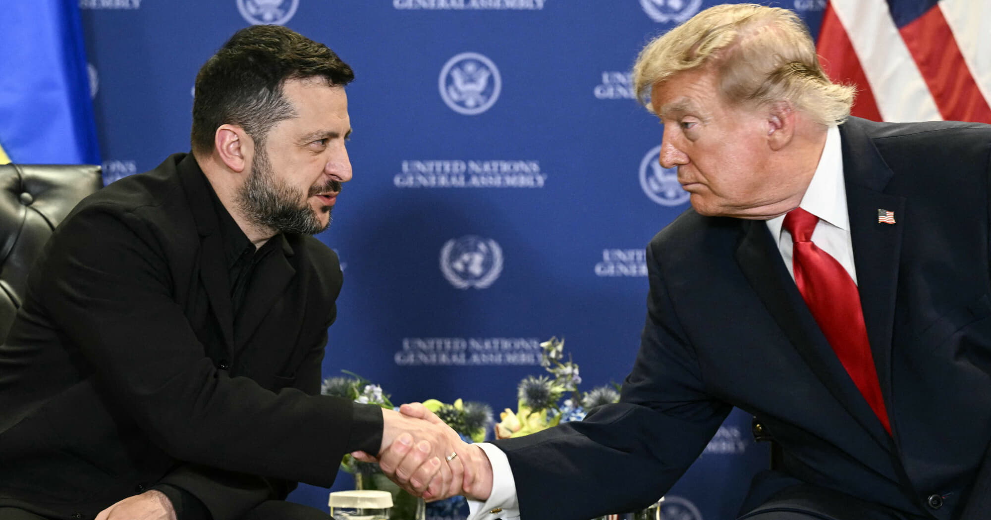 Деталі зустрічі з Трампом свідчать: потепління у відносинах України та США триває. Господар Білого дому знайшов час для компліментів на адресу українського гостя...