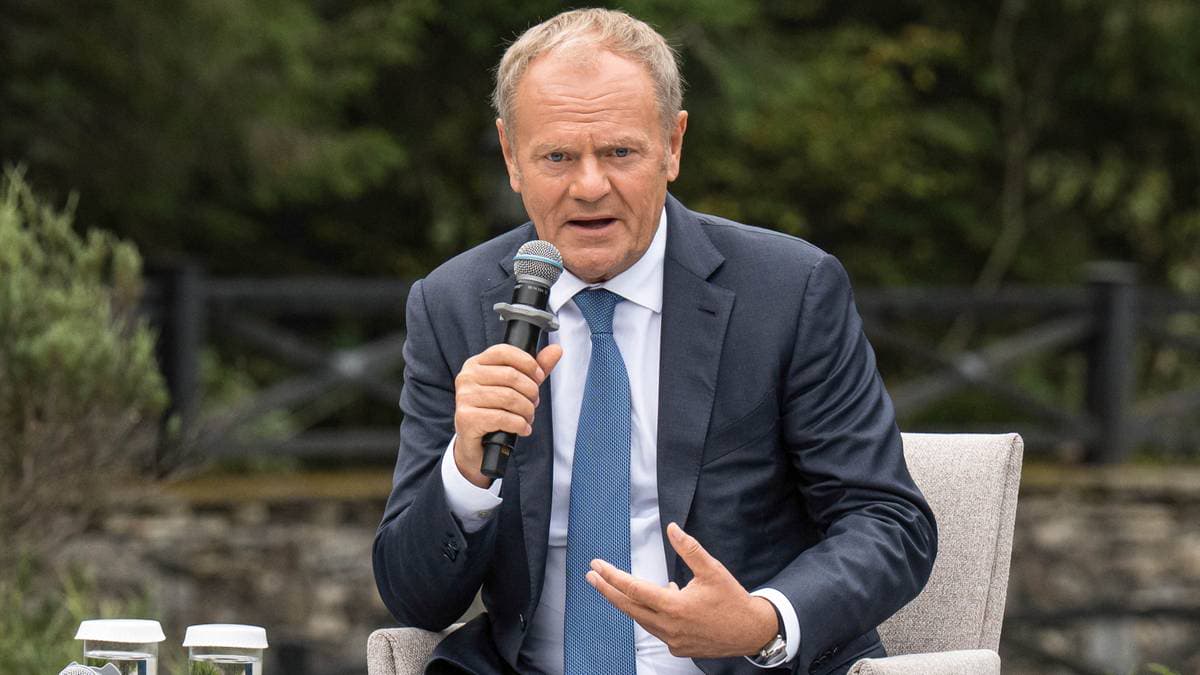Tusk on fire at Starlink station in Poland: "It does not look good"