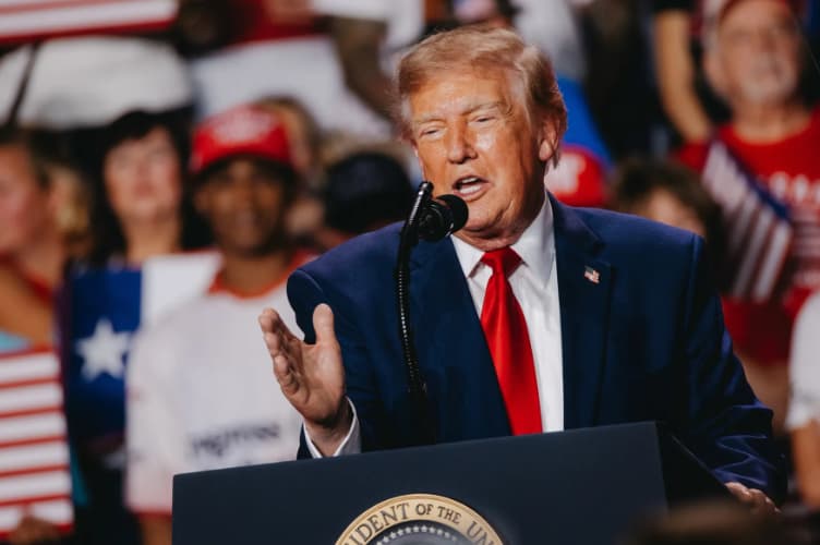 Трамп пообіцяв не атакувати Іран до проміжних виборів у США
