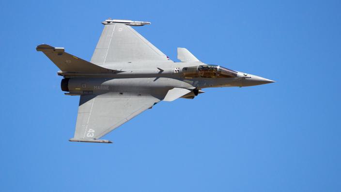 Макрон: Франція відправить три Rafale для захисту східного флангу НАТО