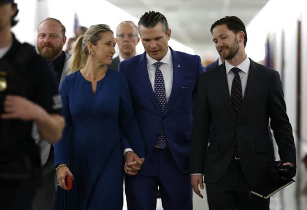 Слева направо: Дженнифер Хэгсет, Пит Хэгсет, Филип Хэгсет