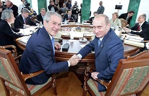 У 2001 році Путін просив президента США взяти Росію в НАТО - стенограма