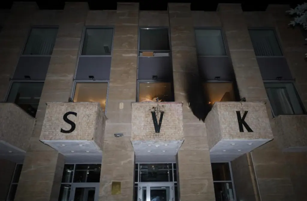 Russian House in Prague targeted with Molotov cocktails overnight